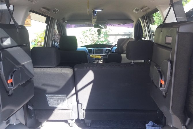 Airport Round-trip Transfer St. Lucia - Meeting your driver at the airport