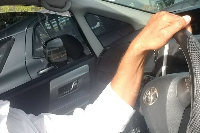 Airport Transfers - The arrival experience: useful comfort, limited detail