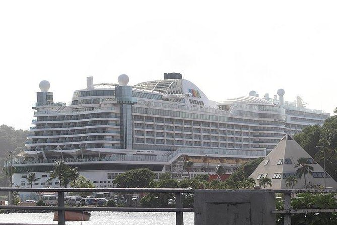Cruise Ship - On Island for a Day Excursion - Sulphur Springs and the Drive Through the Volcano
