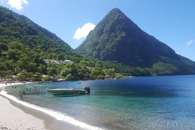 Discover Saint Lucia - Who should choose this Saint Lucia day tour?