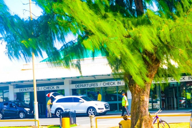 Hewanorra International Airport (UVF) Shuttle One-Way - Key points at a glance