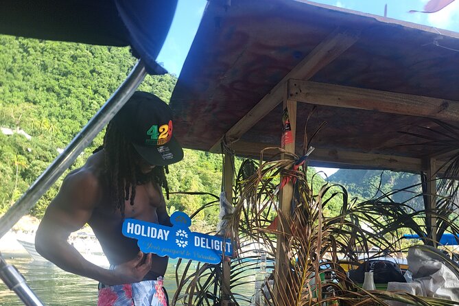 Island Experience Tour in St. Lucia - Canaries closes the day with chocolate