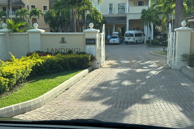 One way Private Airport Transfer - Who Will Like This Private Airport Ride?