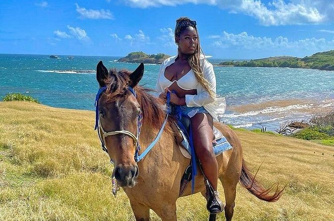 Private Beach Picnic Horseback Ride with Sandy Hoofs St. Lucia - Cantering on the beach for experienced riders