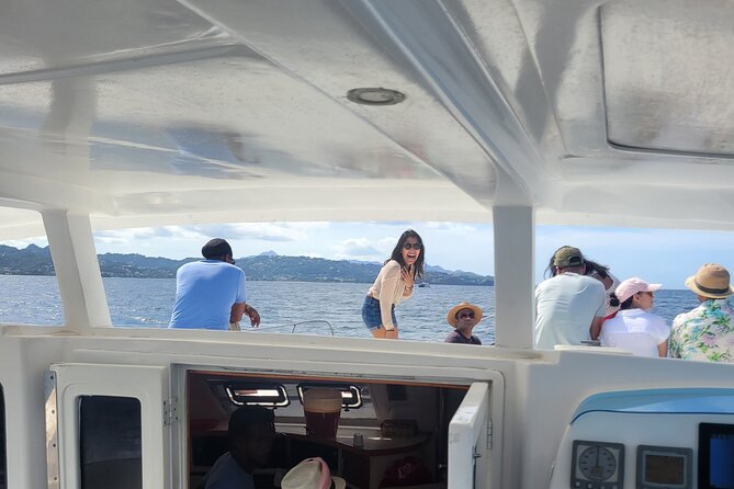 Private Luxury Catamaran - Buffet Lunch Back on the Catamaran