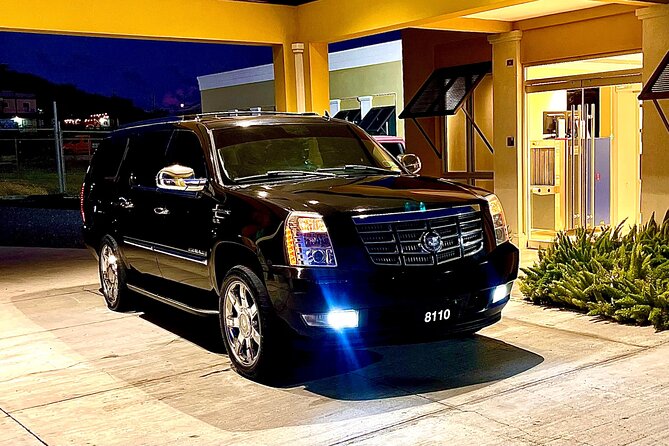 Private Luxury Round-Trip Transfer: Hewanorra International Airport - Price and value at $110.50 per person