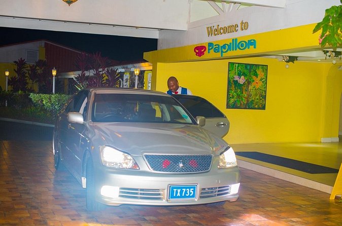 Return Transfer from Hotel to Hewanorra Airport (UVF) - One Way - The drivers are a major part of the experience