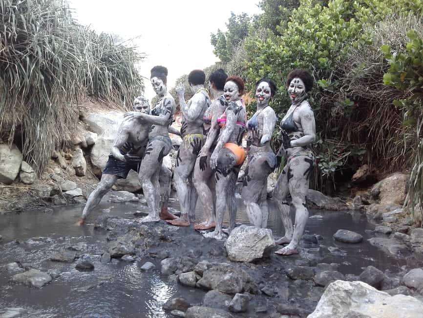 Saint Lucia: Soufriere Tour with Mud Bath and Waterfalls - Cacao Sent Lisi and the chocolate stop
