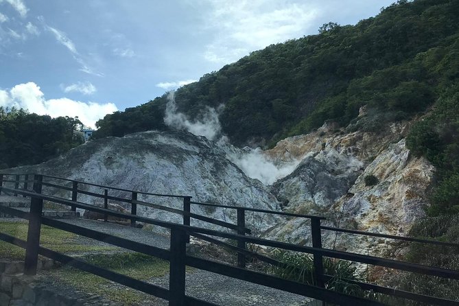 Scenic Tour of Soufriere - Marigot Bay begins the west coast route