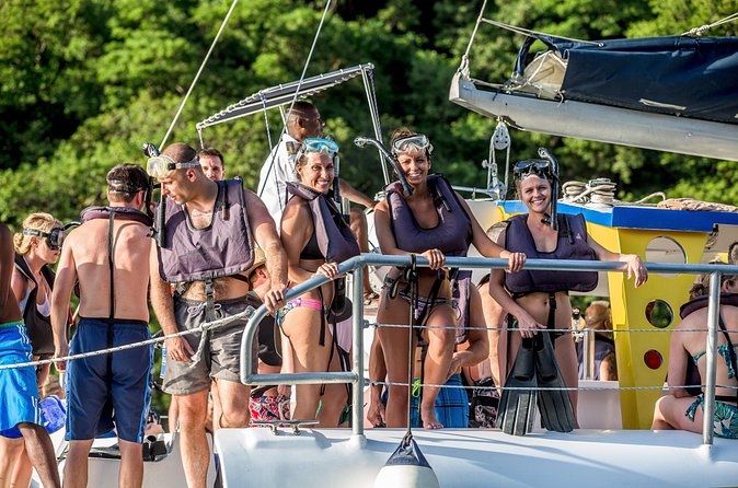 Soufriere Adventure Cruise - Food and drinks during the day