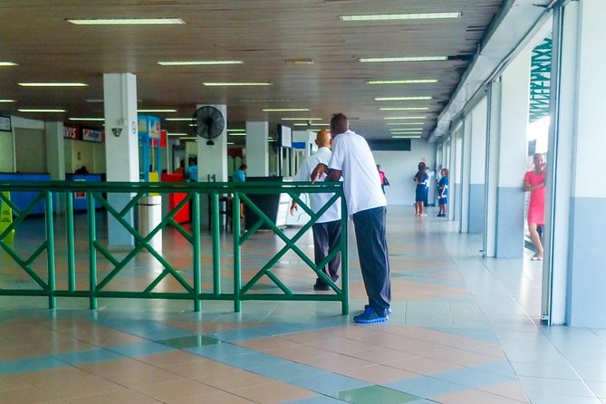 St Lucia Airport Shuttle from Hewanorra Airport (UVF) - Round Trip - Why a UVF transfer can make sense in St Lucia