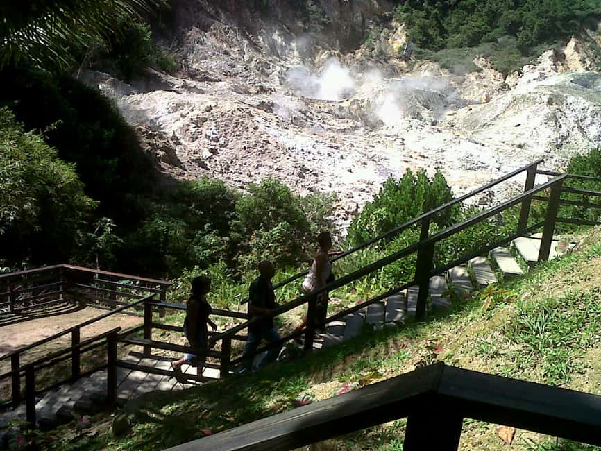 St Lucia Full-Day Dream Tour - The Pitons from the Soufriere road