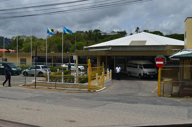 St Lucia Ground Transportation- Hotel and Airport Transfers UVF - What you receive for the $100 price