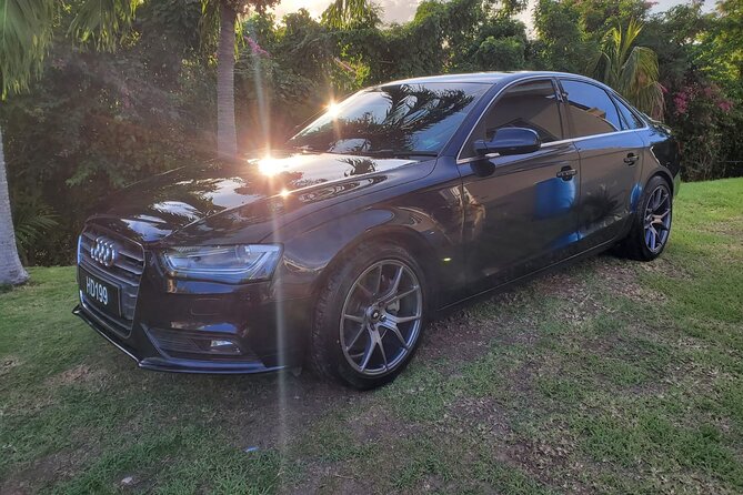 St Lucia: Hewannora (UVF) Private Airport Transfer - Meeting your driver at Hewanorra Airport