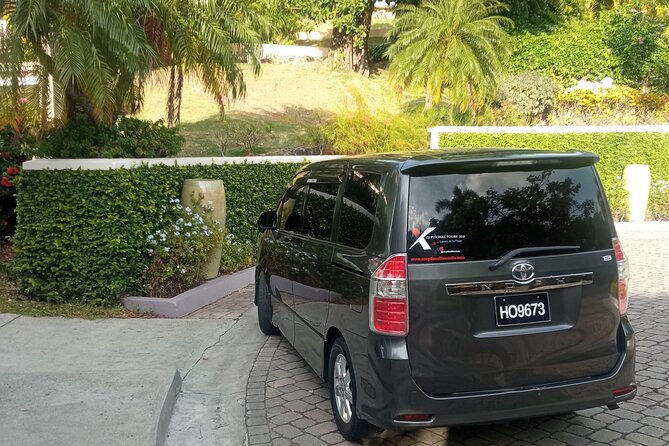 St. Lucia Private Airport Transfers from UVF (GROUPS of 4) - The drivers and the personal touch