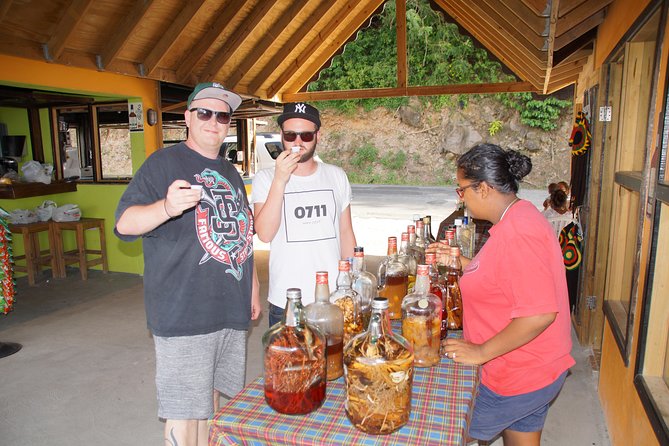 St Lucia Sunday's Tour - Lunch and beach time in Soufriere Bay
