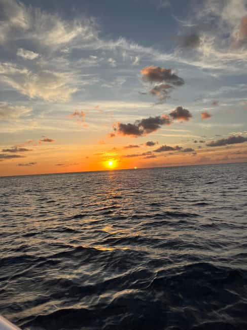 St. Lucia: Sunset Cruise, best way to end a day in paradise - Pigeon Island and the coast from the water
