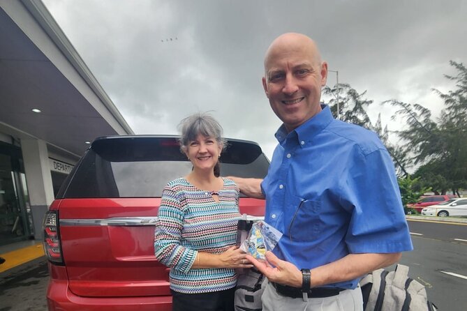 St. Lucia UVF Airport Transfers - Roundtrip with Free Souvenirs - What the arrival transfer feels like in practice