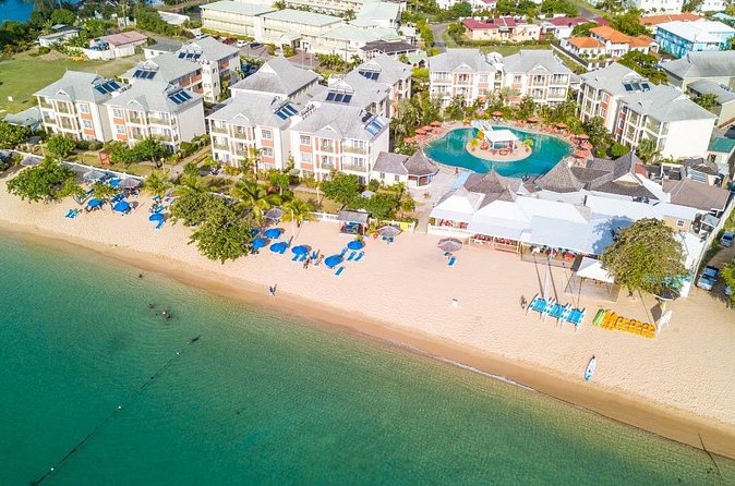 Standard Day Pass at Bay Gardens Beach Resort & Spa - Lunch and unlimited house-brand drinks