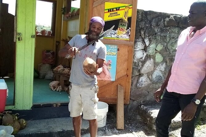 Wow Tours St. Lucia (COVID-19 Certified) - Marigot Bay and the drive-through sights
